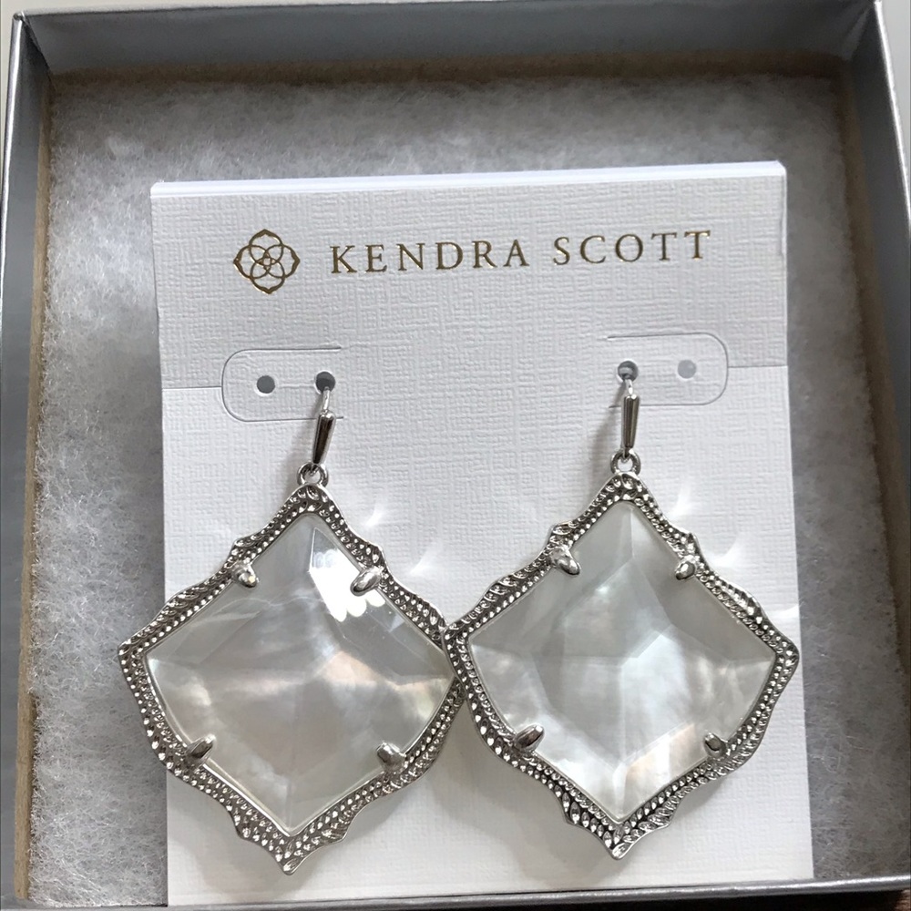 NWT Kendra Scott Silver Ivory MOP Kirsten’s! - Picture 1 of 10
